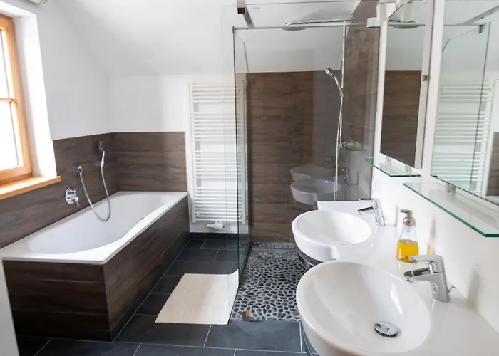 Bergnest Grundlsee بيت للعطل